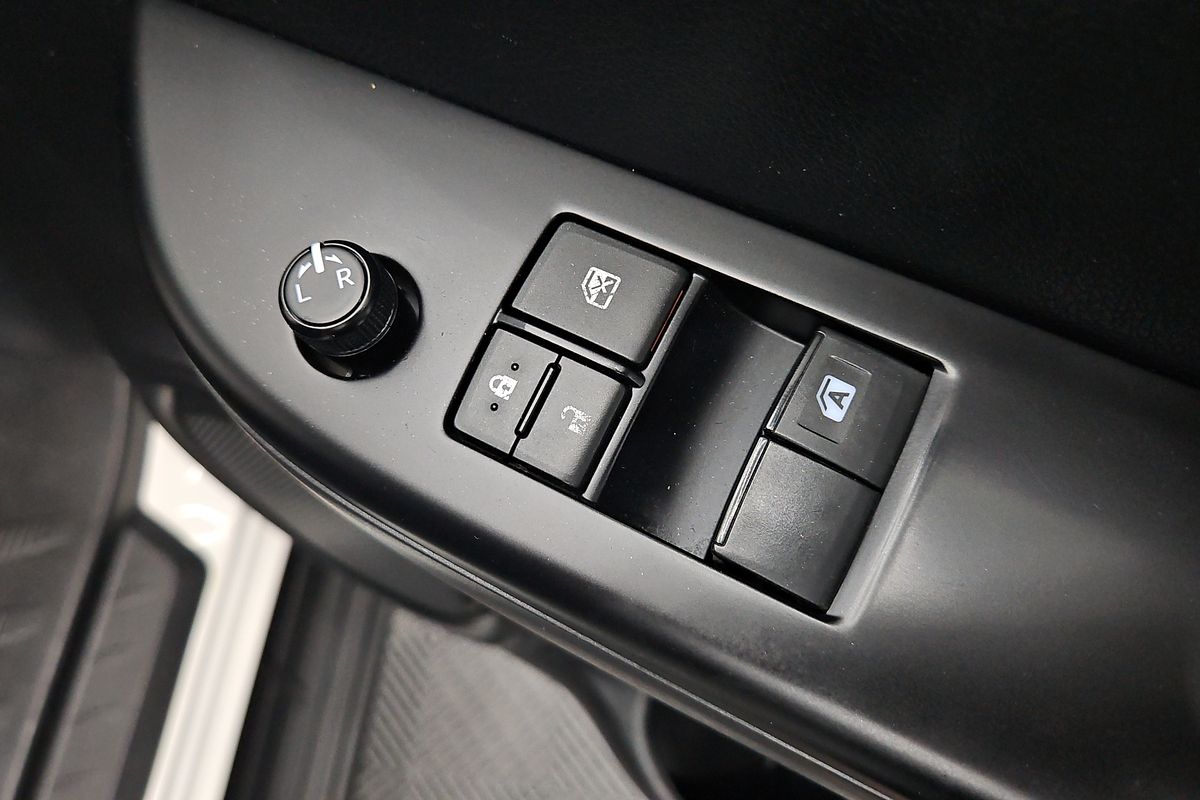 2019 Toyota Hilux SR GUN126R 4X4