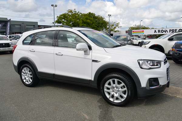 2017 Holden Captiva Active CG thumb-4