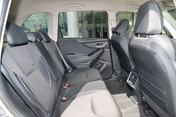 2024 Subaru Forester 2.5i S5 thumb-8