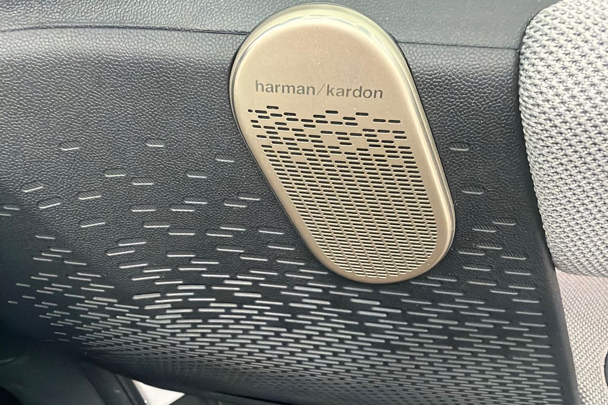 2024 MINI Cooper SE Favoured J01