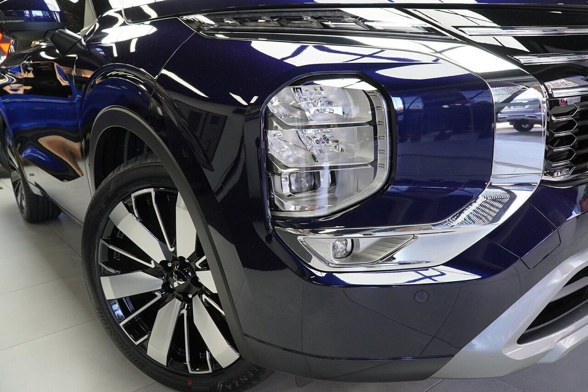 2025 Mitsubishi Outlander Exceed ZM