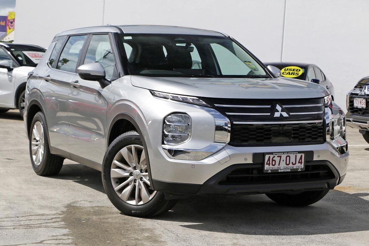 2025 Mitsubishi Outlander ES ZM