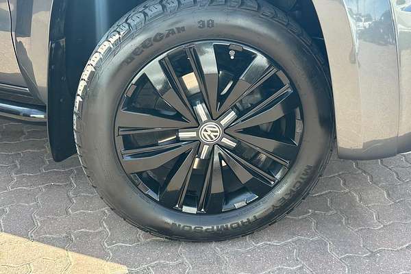 2019 Volkswagen Amarok TDI580 Highline Black 2H 4X4 thumb-2