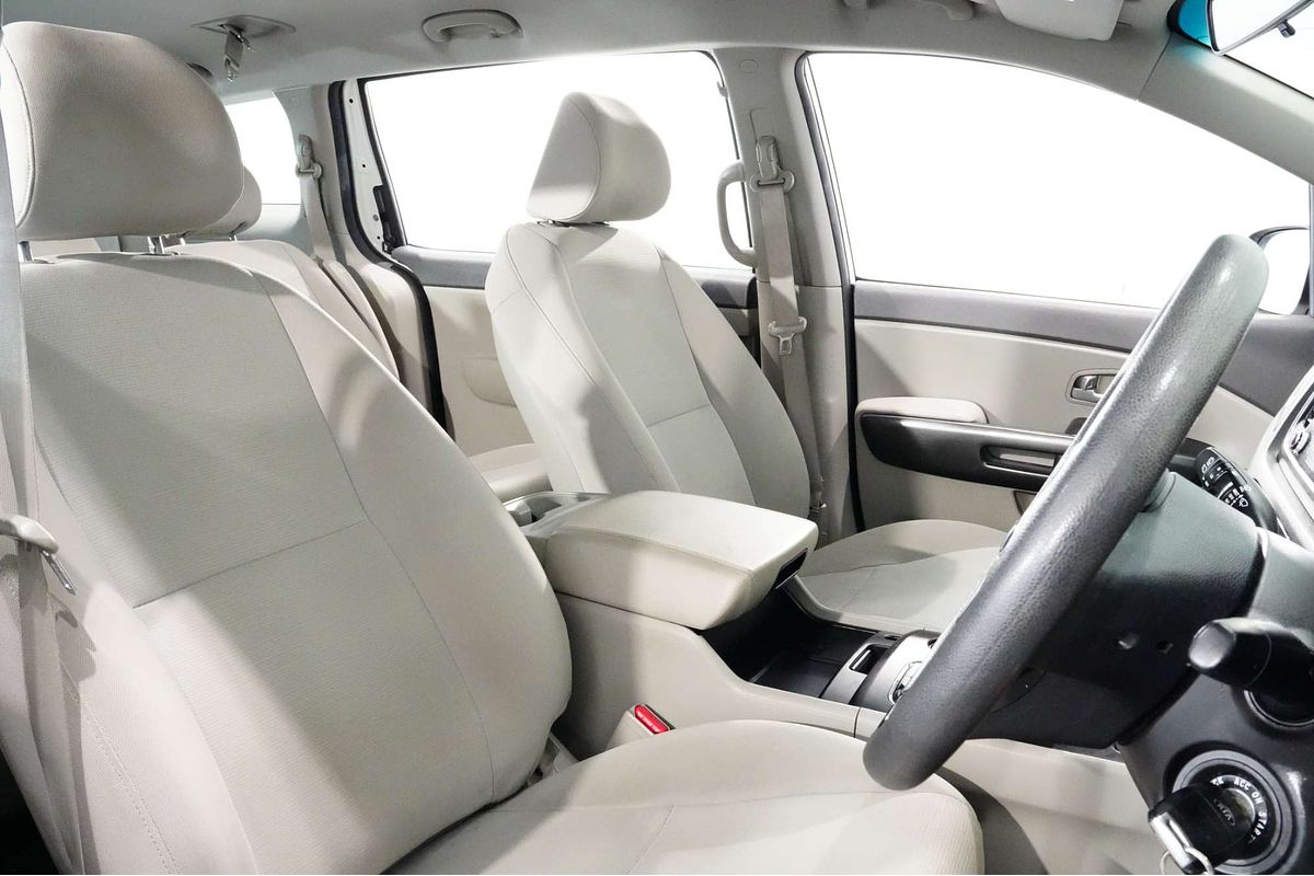 2017 Kia Carnival S YP