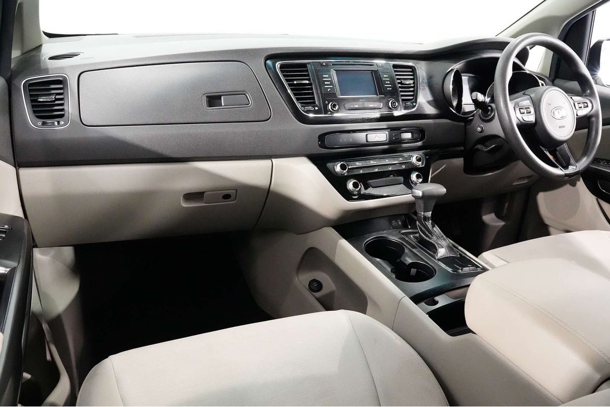 2017 Kia Carnival S YP