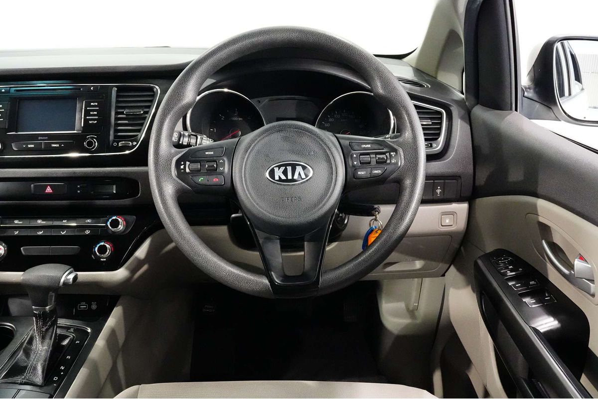 2017 Kia Carnival S YP