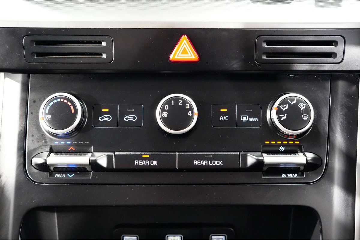 2023 Kia Carnival S KA4