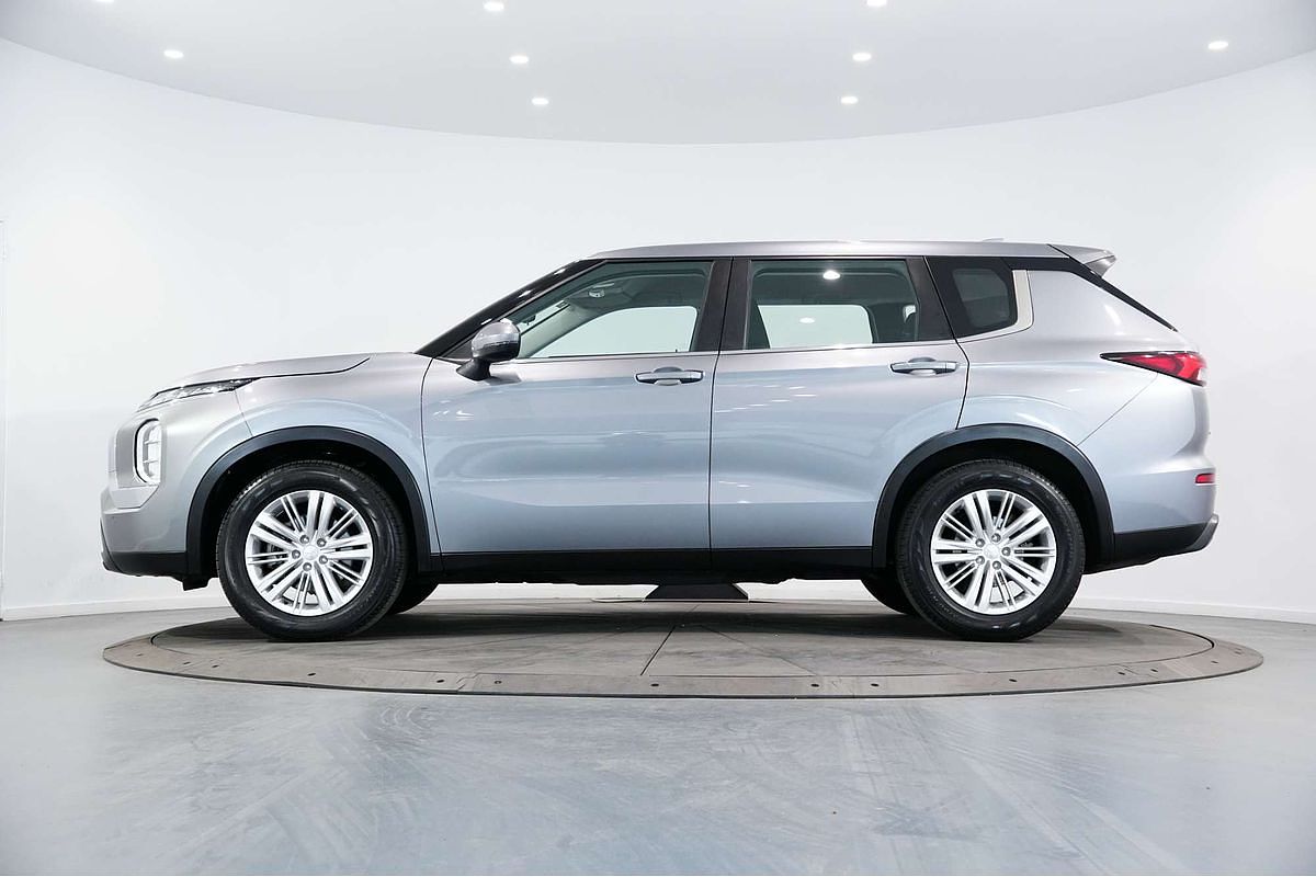 2022 Mitsubishi Outlander ES ZM