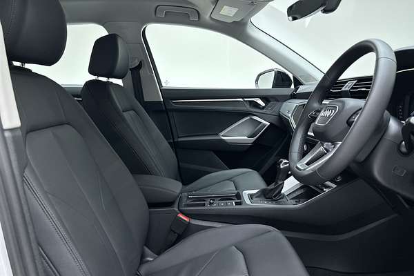 2025 Audi Q3 35 TFSI S line edition F3 thumb-12