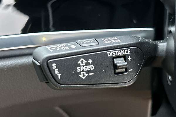 2025 Audi Q3 35 TFSI S line edition F3 thumb-17