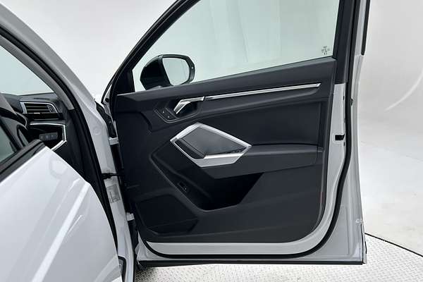 2025 Audi Q3 35 TFSI S line edition F3 thumb-18