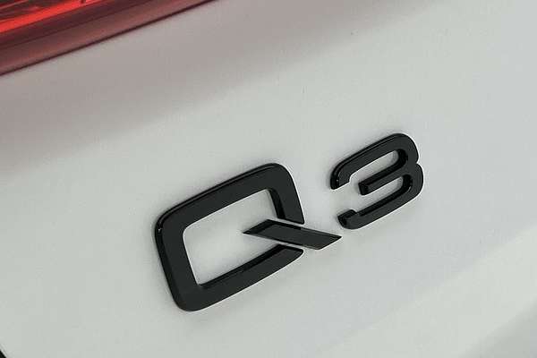 2025 Audi Q3 35 TFSI S line edition F3 thumb-21