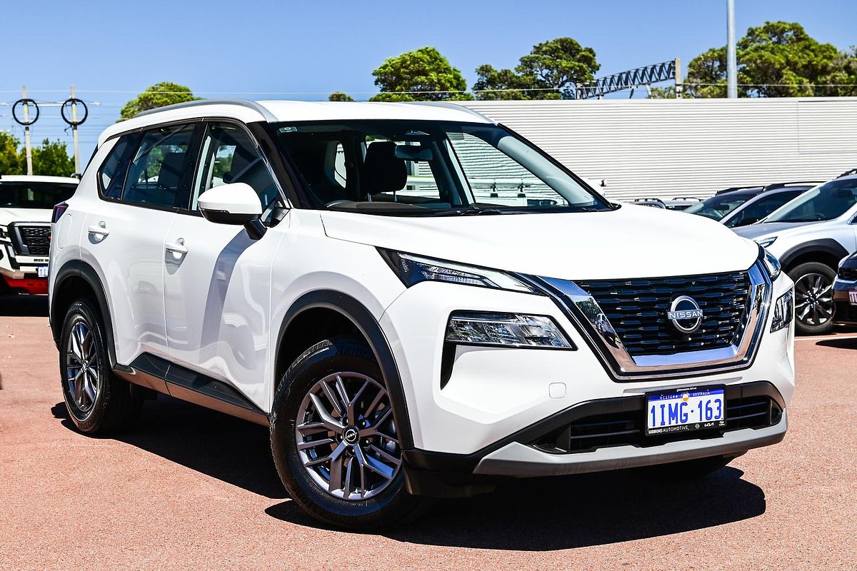 2024 Nissan X-TRAIL ST T33