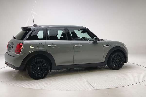 2020 MINI Hatch Cooper F55 LCI thumb-2