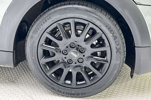 2020 MINI Hatch Cooper F55 LCI thumb-9