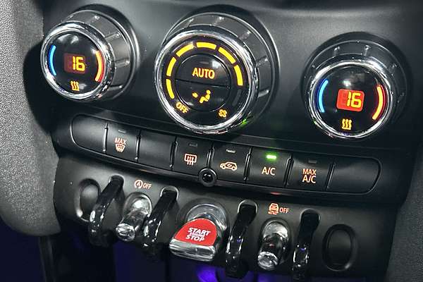 2020 MINI Hatch Cooper F55 LCI thumb-16