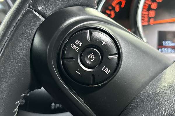 2020 MINI Hatch Cooper F55 LCI thumb-17