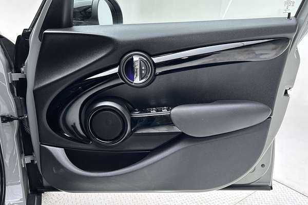 2020 MINI Hatch Cooper F55 LCI thumb-18