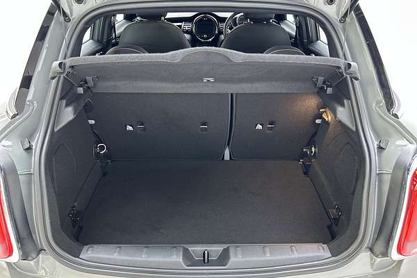 2020 MINI Hatch Cooper F55 LCI thumb-20