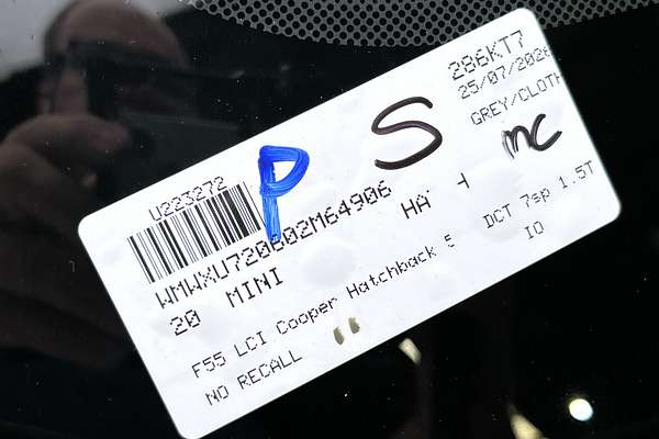 2020 MINI Hatch Cooper F55 LCI thumb-23