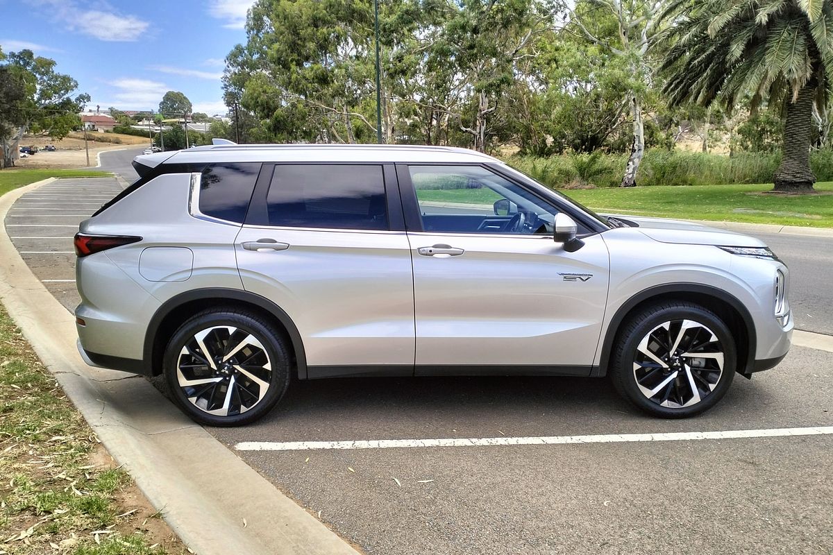 2023 Mitsubishi Outlander PHEV Aspire ZM