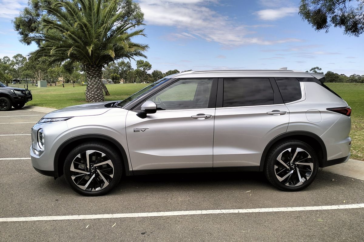 2023 Mitsubishi Outlander PHEV Aspire ZM