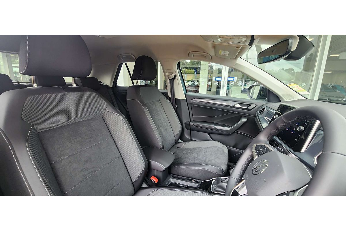 2025 Volkswagen T-Roc 110TSI Style D11