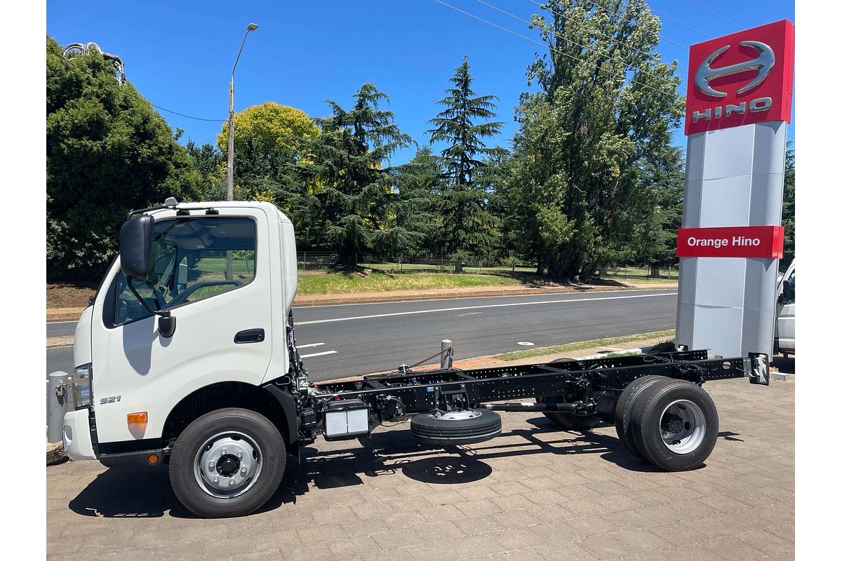 2025 Hino 300 Series