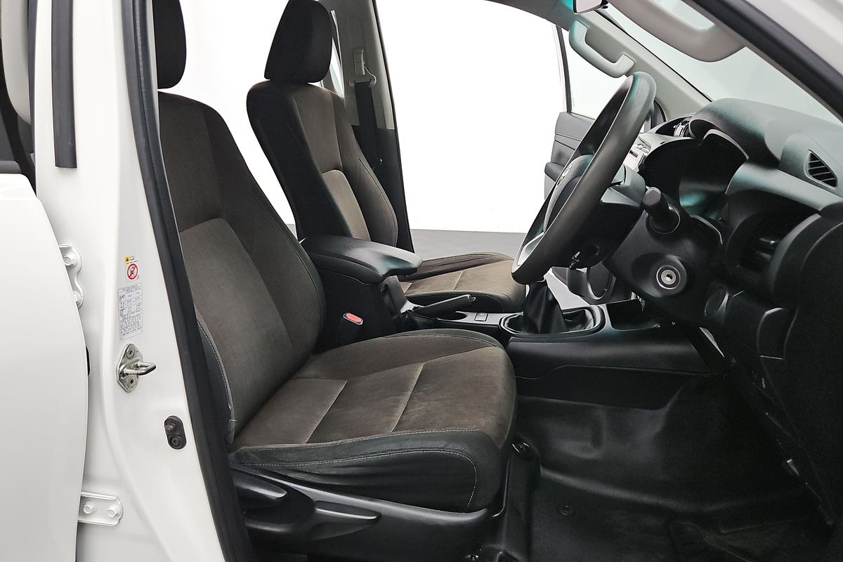 2018 Toyota Hilux SR GUN126R 4X4