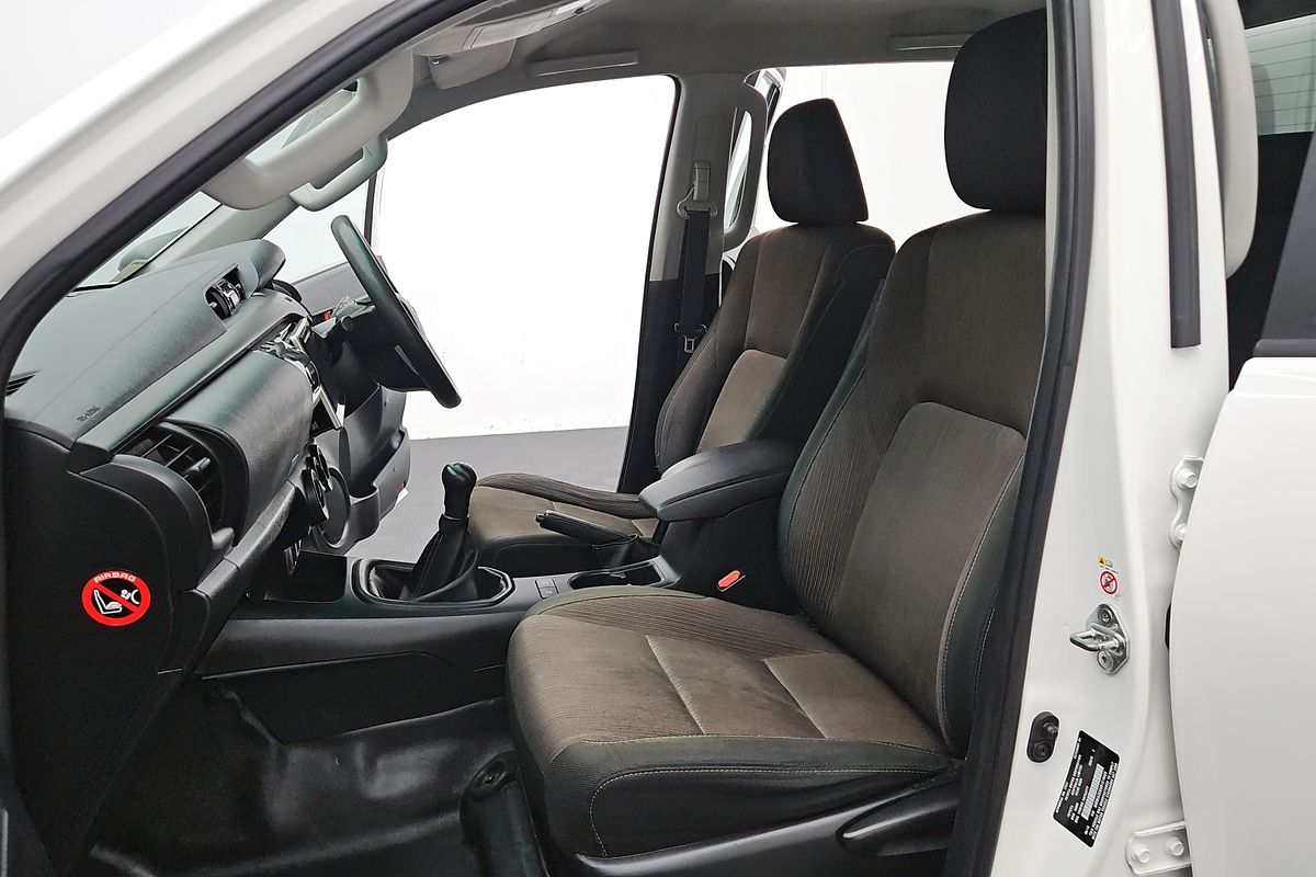 2018 Toyota Hilux SR GUN126R 4X4