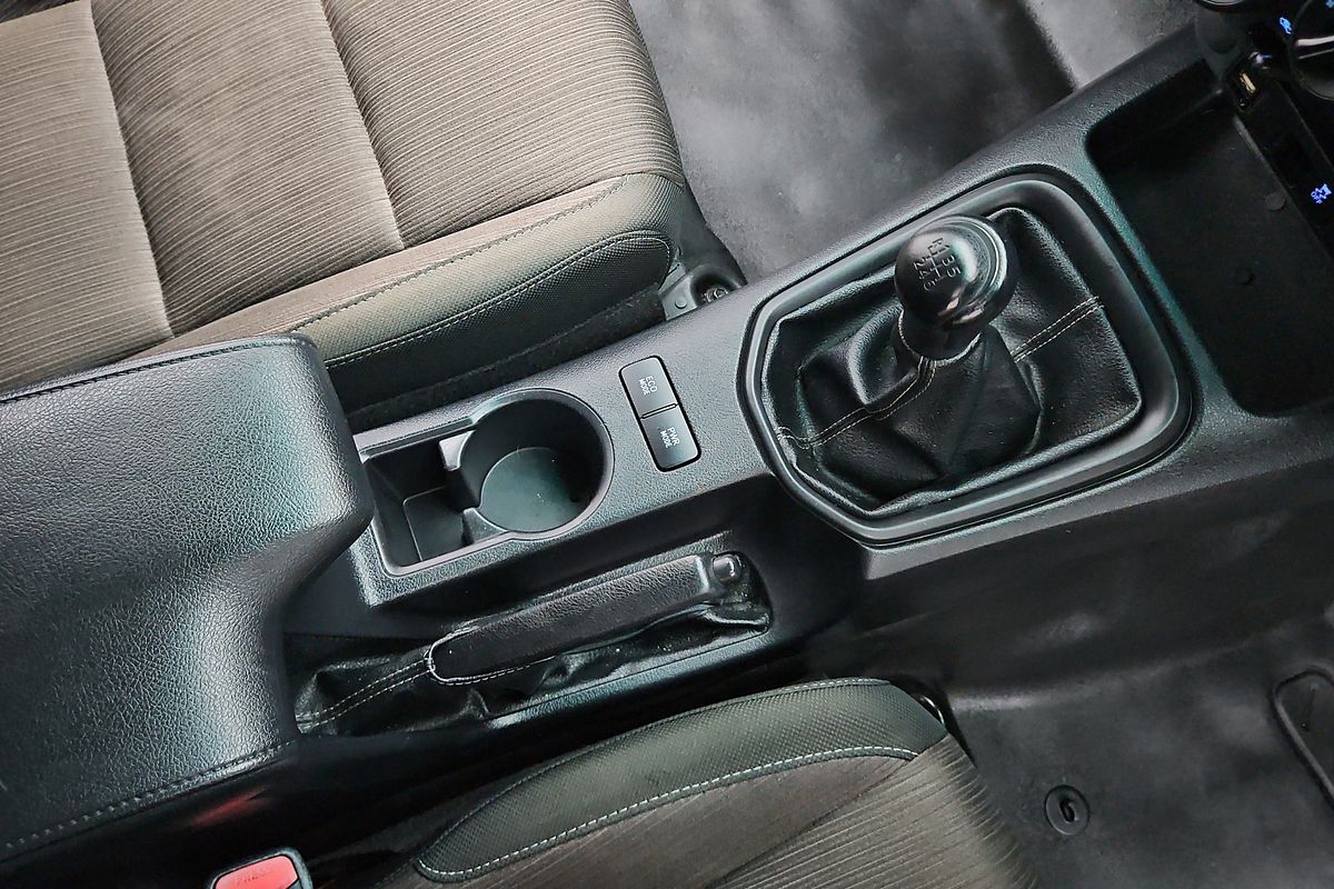 2018 Toyota Hilux SR GUN126R 4X4