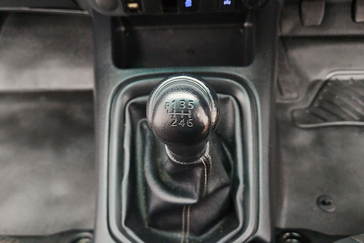 2018 Toyota Hilux SR GUN126R 4X4