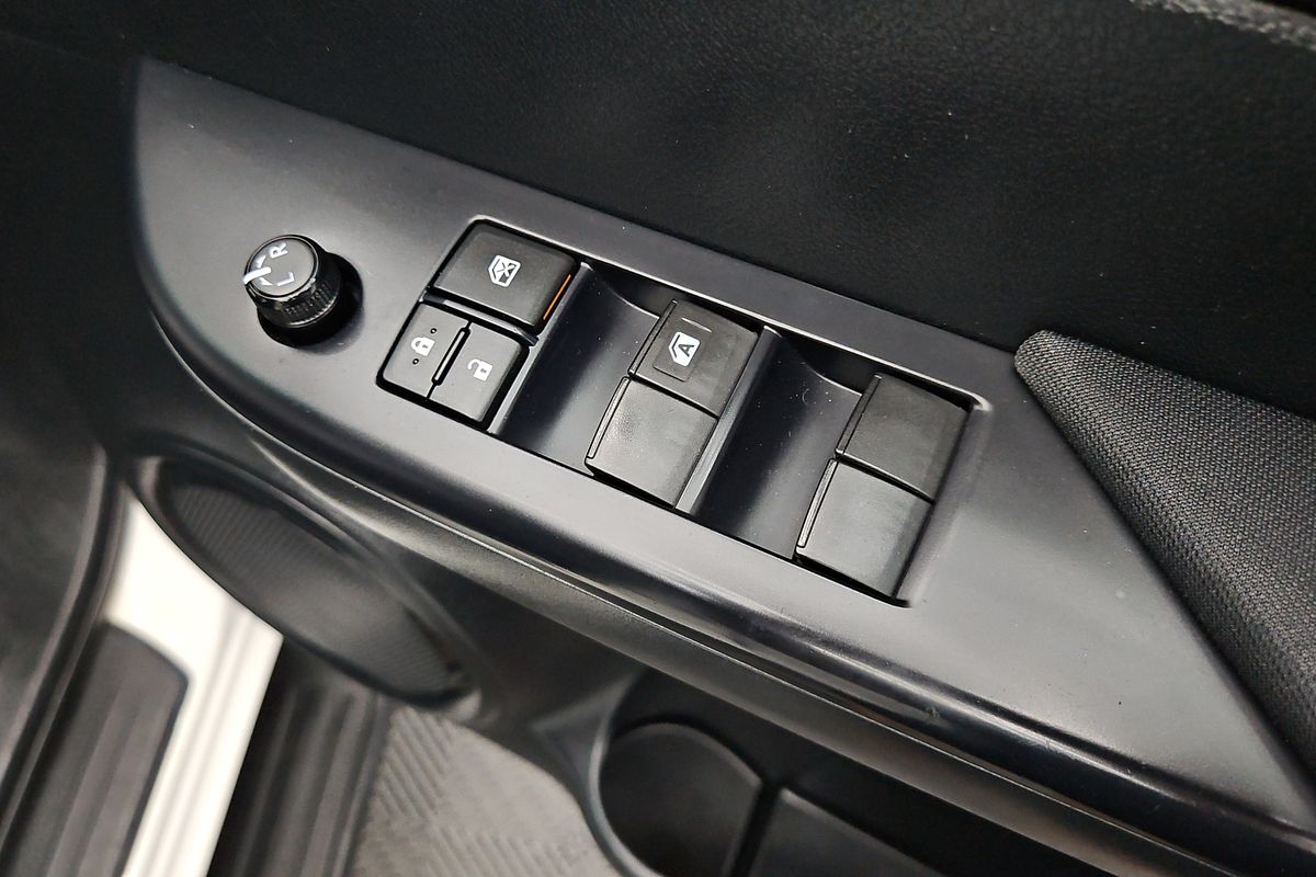 2018 Toyota Hilux SR GUN126R 4X4