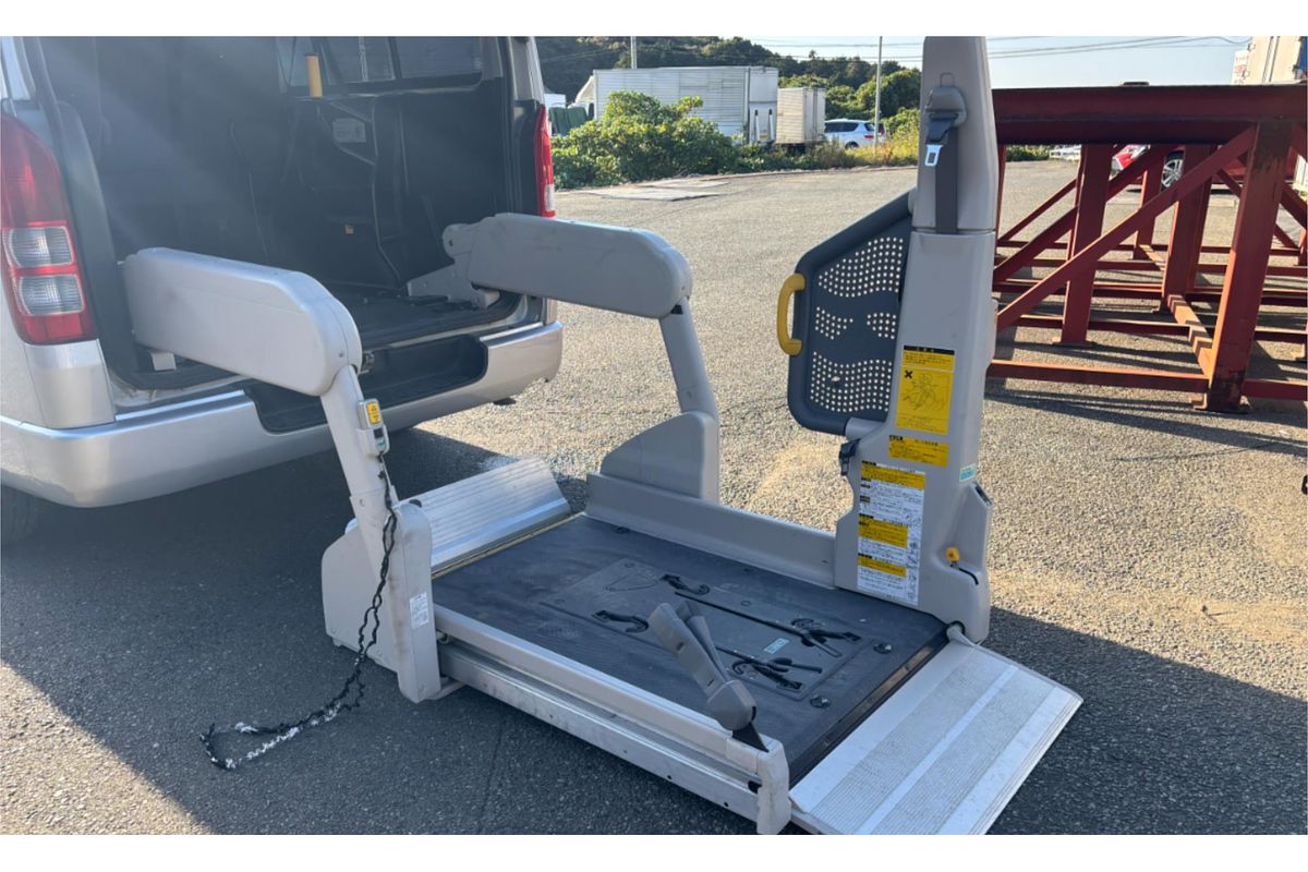 2011 Toyota Hiace DX Welcab