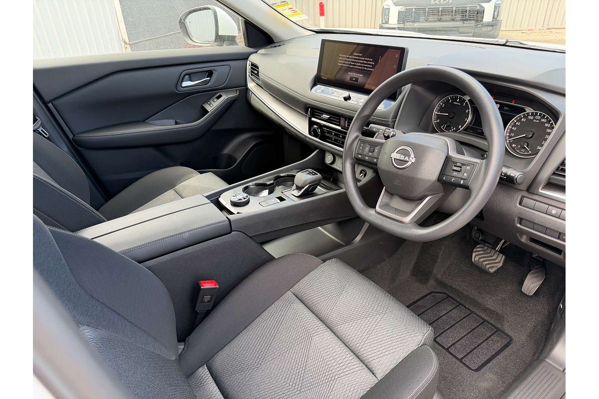 2025 Nissan X-TRAIL ST T33