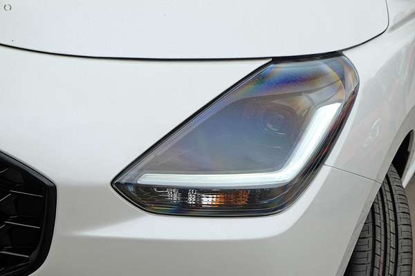 2025 Suzuki Swift Hybrid UZ