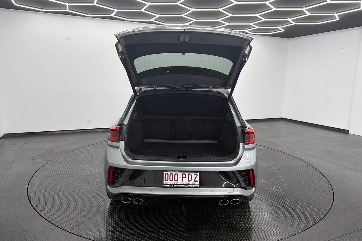 2022 Volkswagen T-Roc R D11