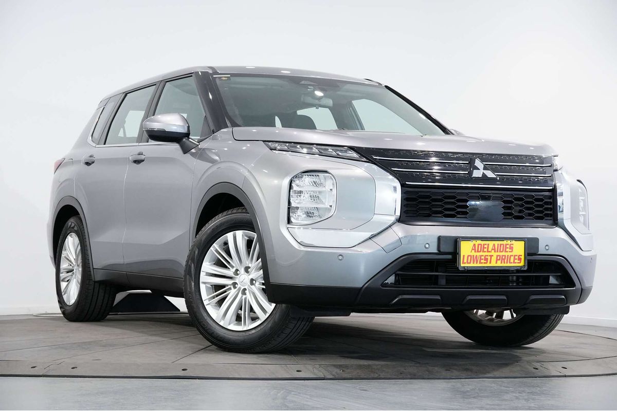 2022 Mitsubishi Outlander ES ZM