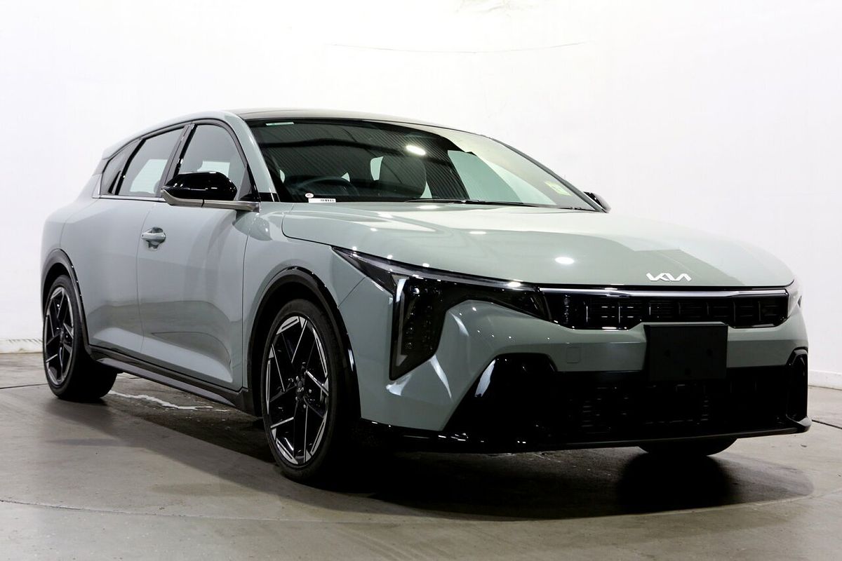 2025 Kia K4 GT-Line CL4m