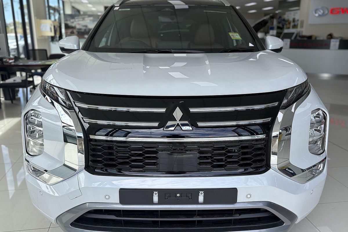 2025 Mitsubishi Outlander Exceed Tourer ZM