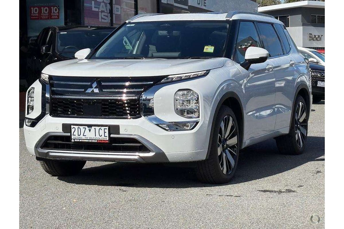 2025 Mitsubishi Outlander Exceed ZM