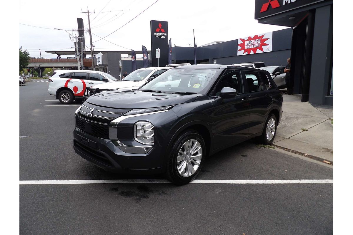 2025 Mitsubishi Outlander ES ZM
