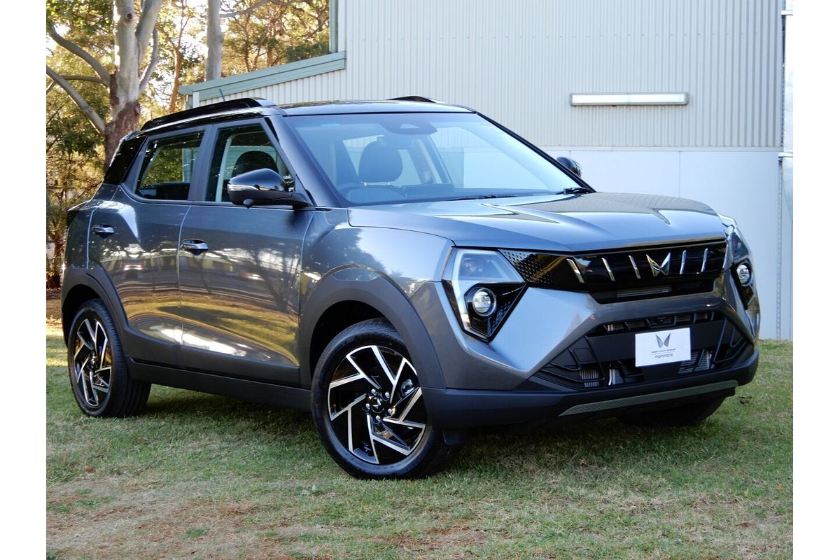 2025 Mahindra XUV 3XO AX7L