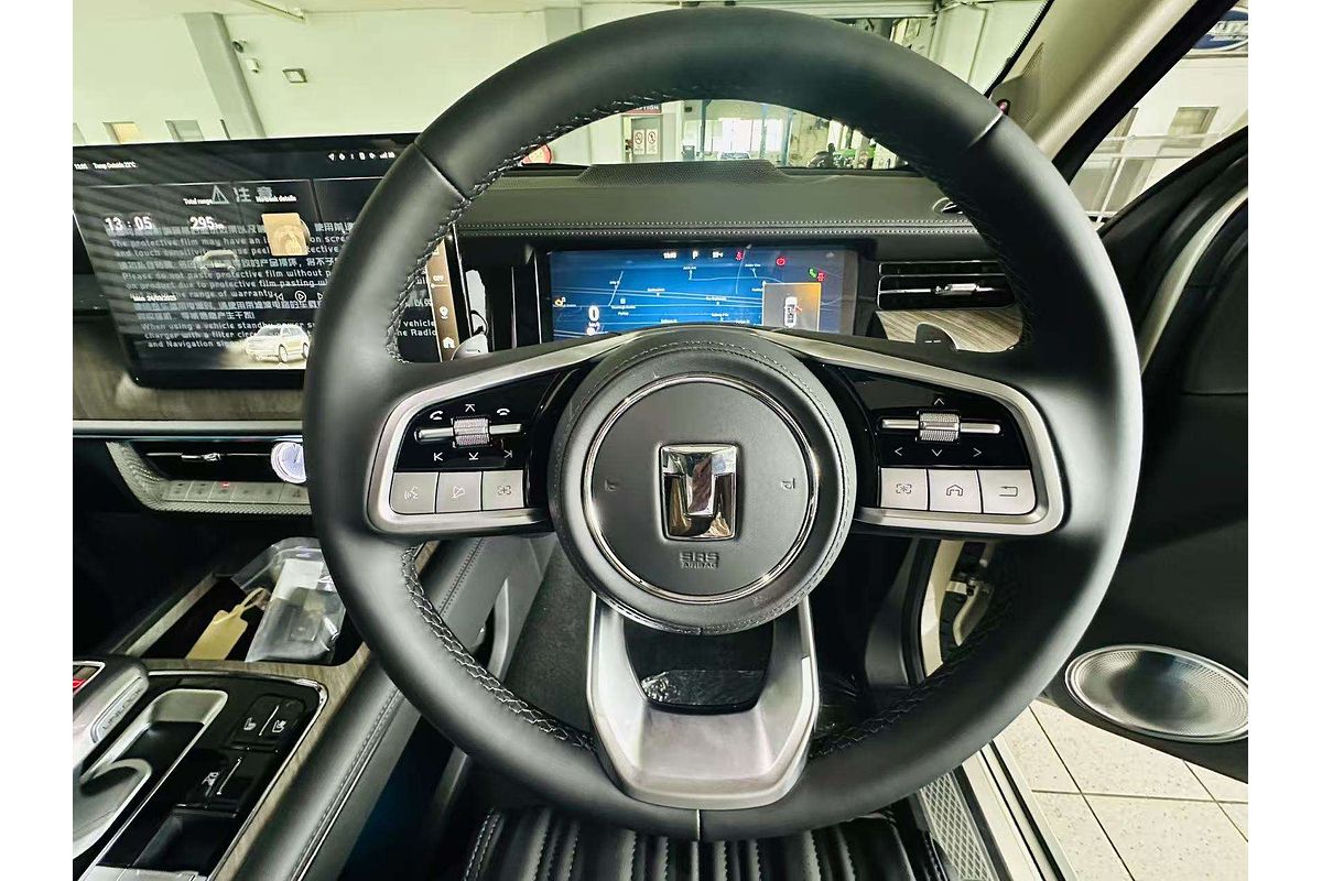 Tank 500 Vanta HEV 4X4 Sports Grill