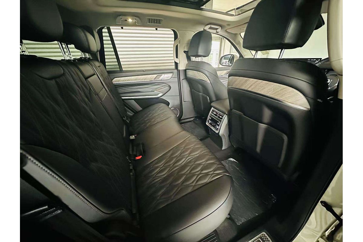 Tank 500 Vanta HEV 4X4 Sports Grill