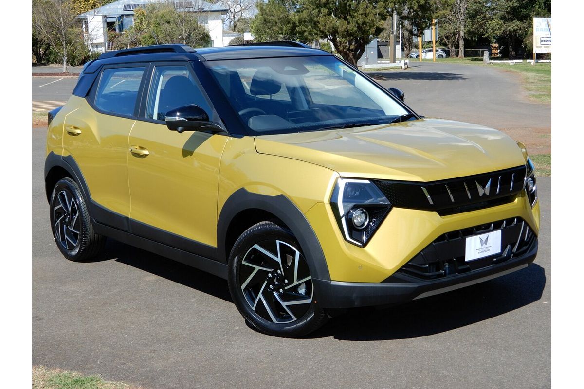 2025 Mahindra XUV 3XO AX7L