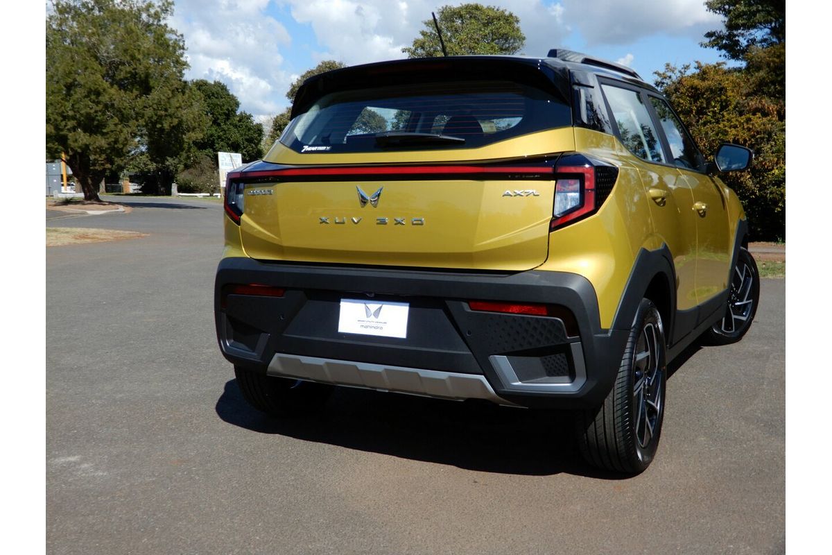 2025 Mahindra XUV 3XO AX7L