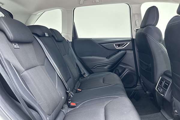 2024 Subaru Forester 2.5i S5 thumb-11