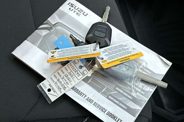 2021 Isuzu D-MAX SX 4X4 thumb-21