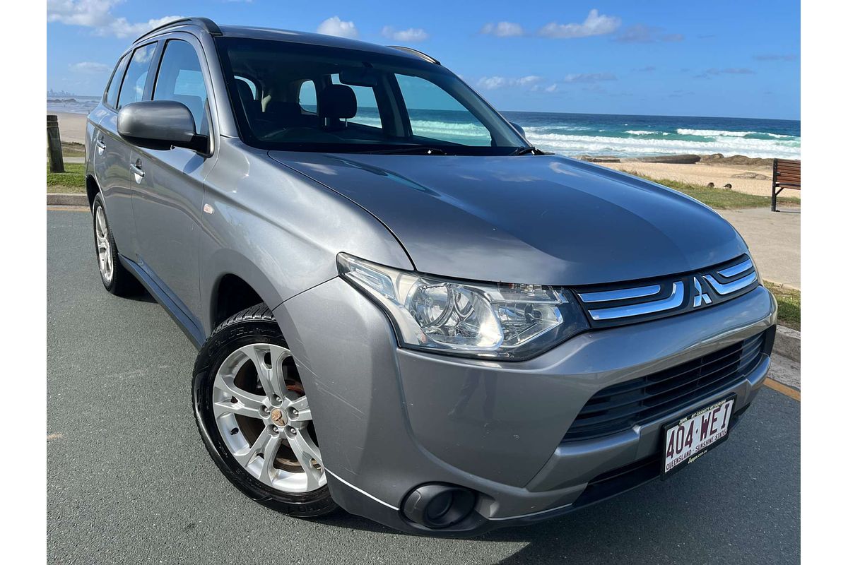 2013 Mitsubishi Outlander ES ZJ